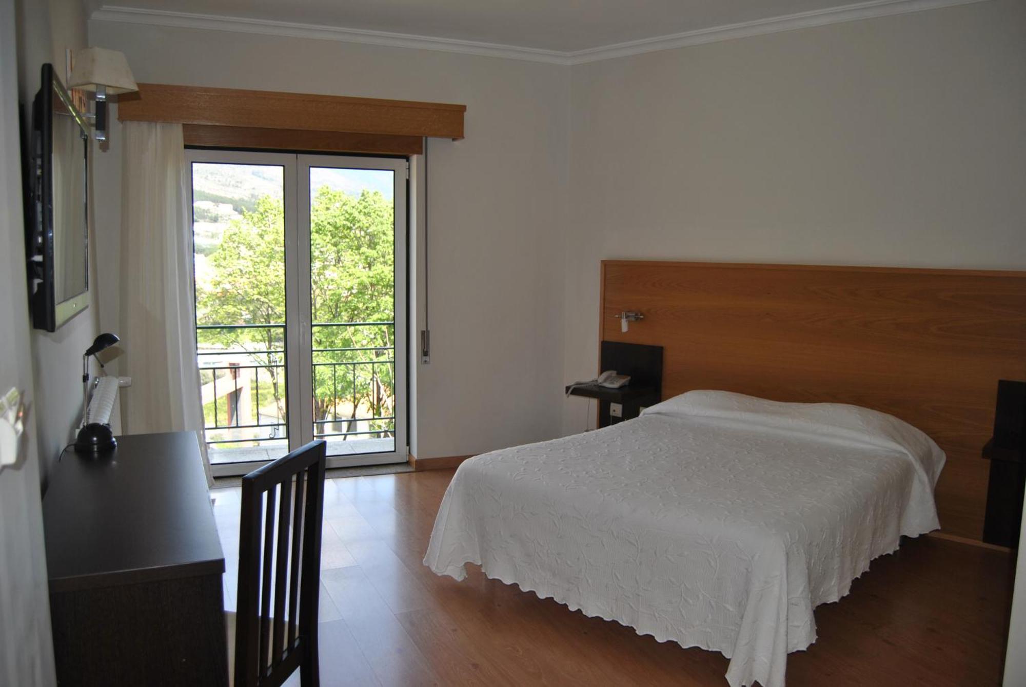 Hotel Covilha Jardim Habitación foto